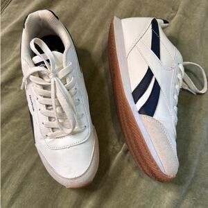 Reebok Classic Jogger Mens White with Dark Navy Sneakers size 6